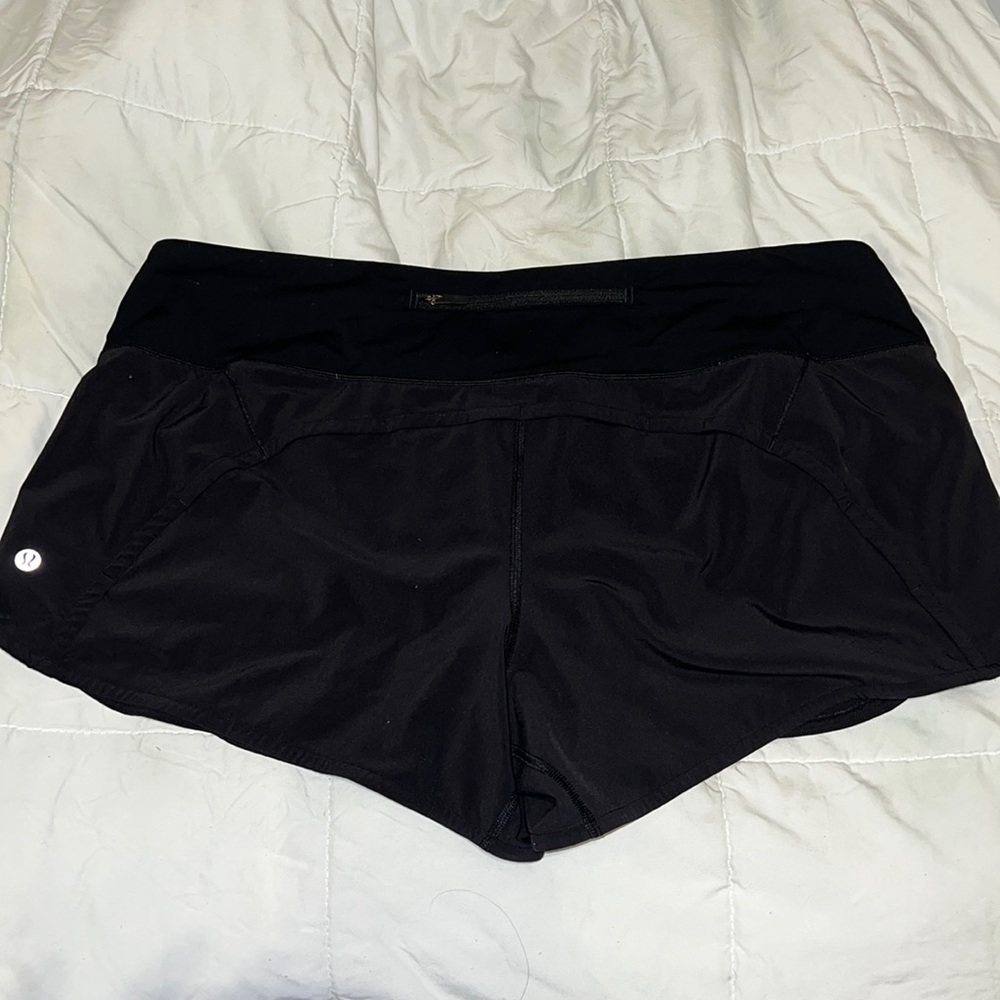 Black lulu lemon Speed Up Low-Rise lined shorts 2.5”